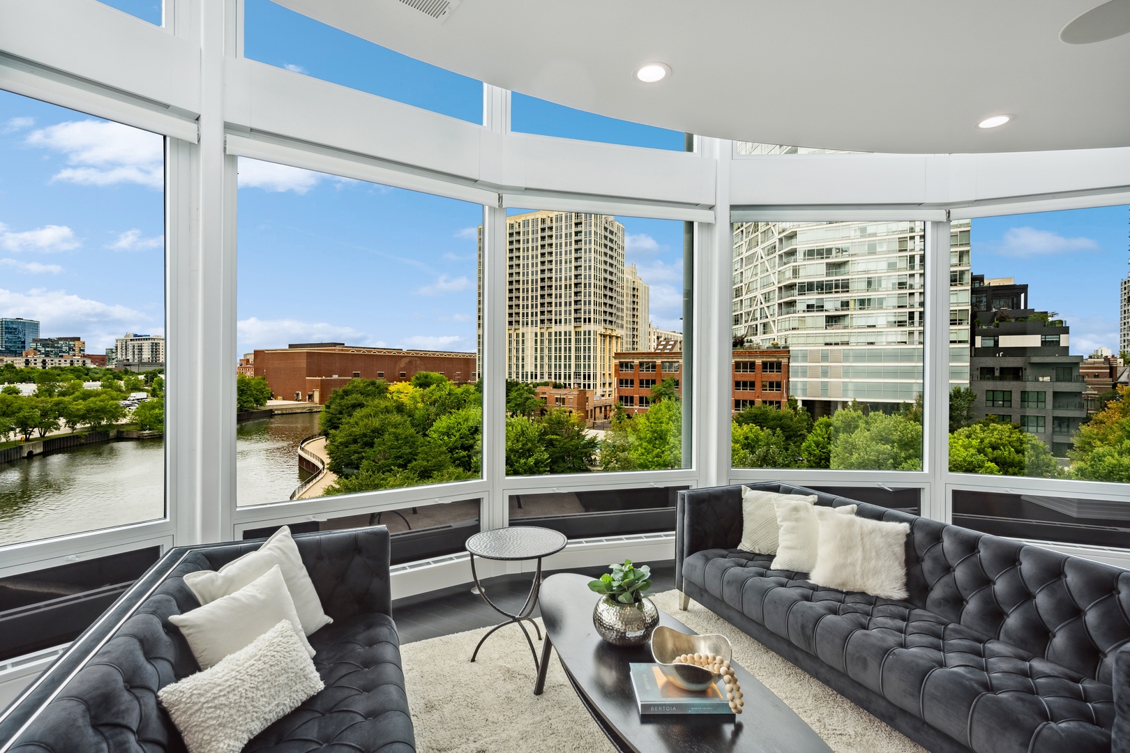 600 N Kingsbury Street Unit: 506