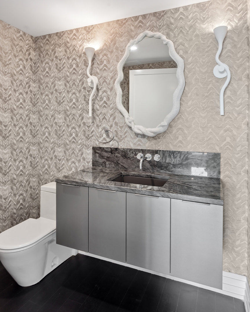 600 N Kingsbury Street Unit: 506