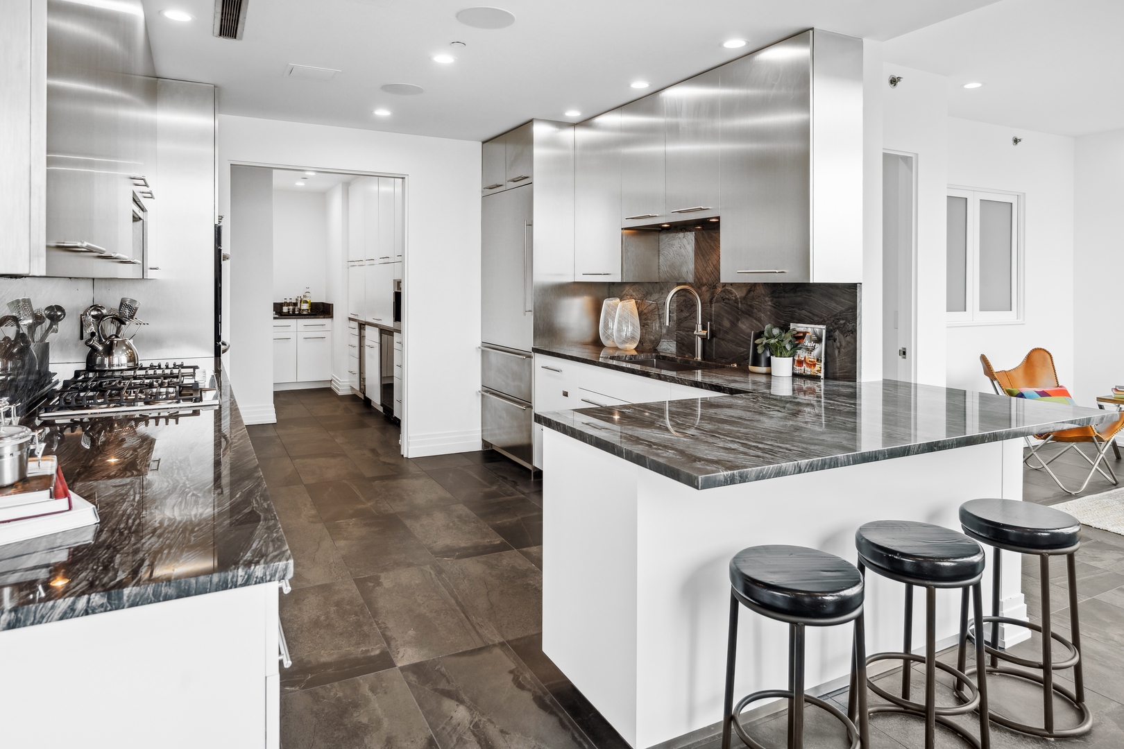 600 N Kingsbury Street Unit: 506