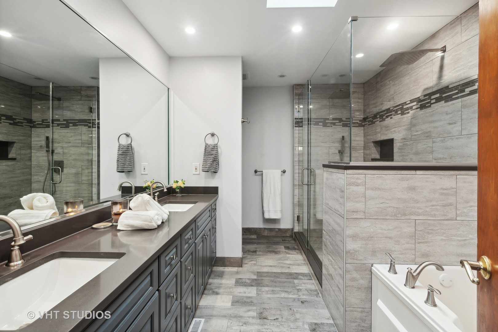 18733 Torrence Avenue