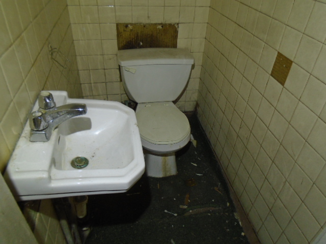 9372 S Vanderpoel Avenue