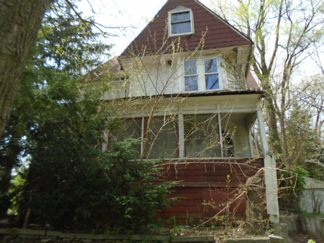 9372 S Vanderpoel Avenue