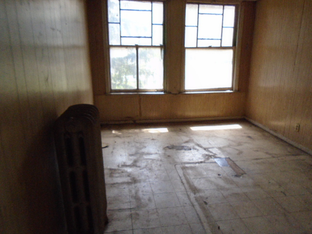 9372 S Vanderpoel Avenue