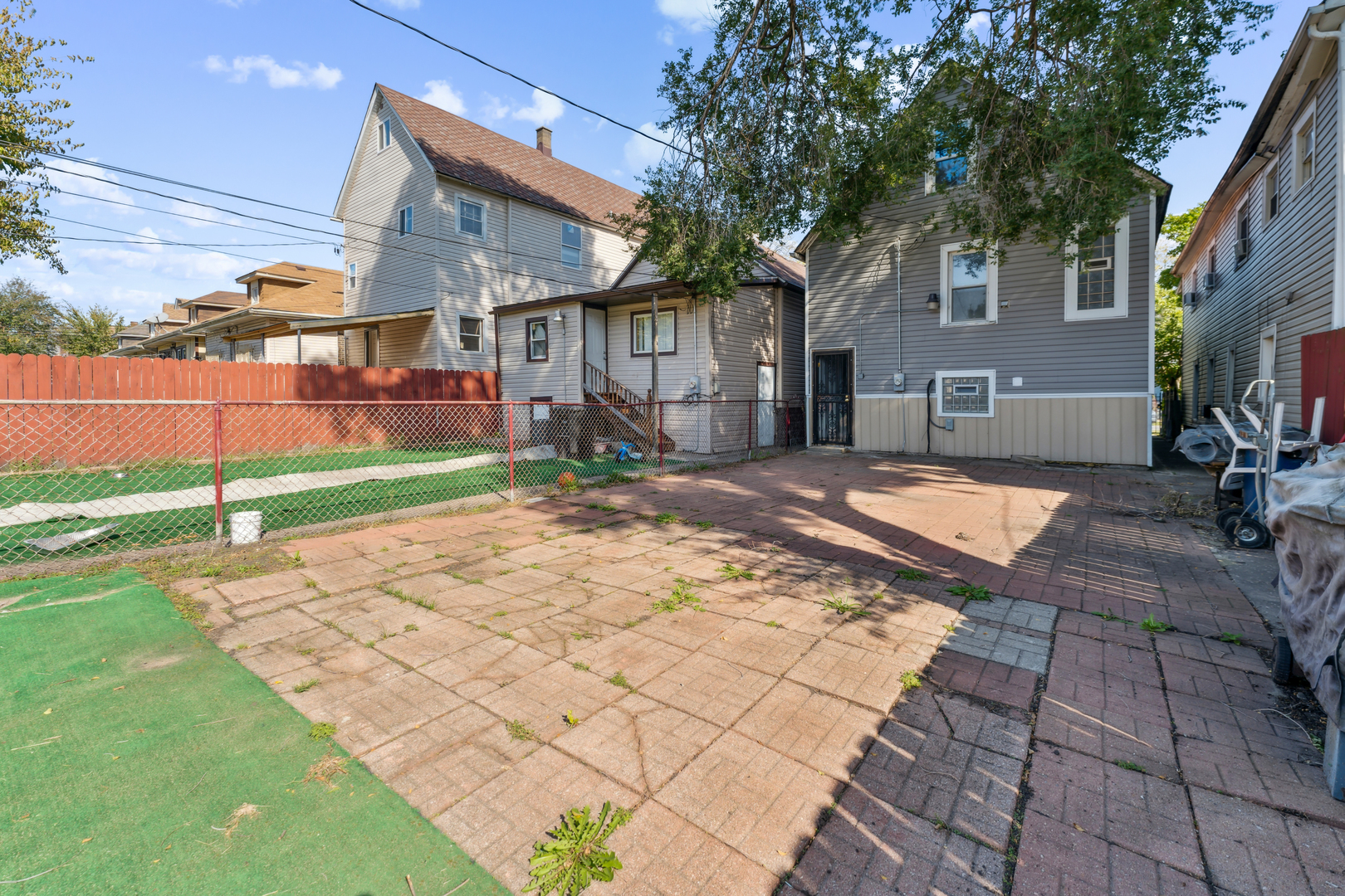 8750 S Saginaw Avenue