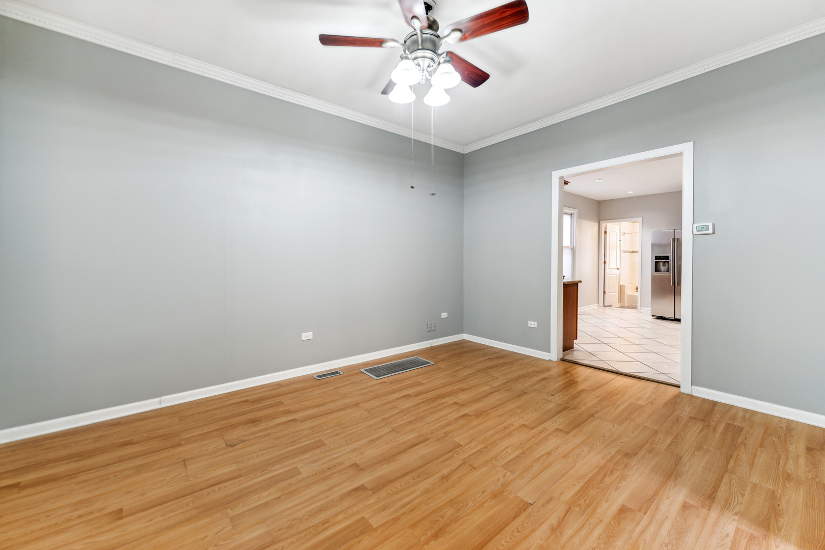 8750 S Saginaw Avenue