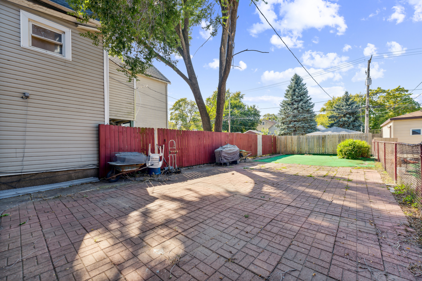 8750 S Saginaw Avenue