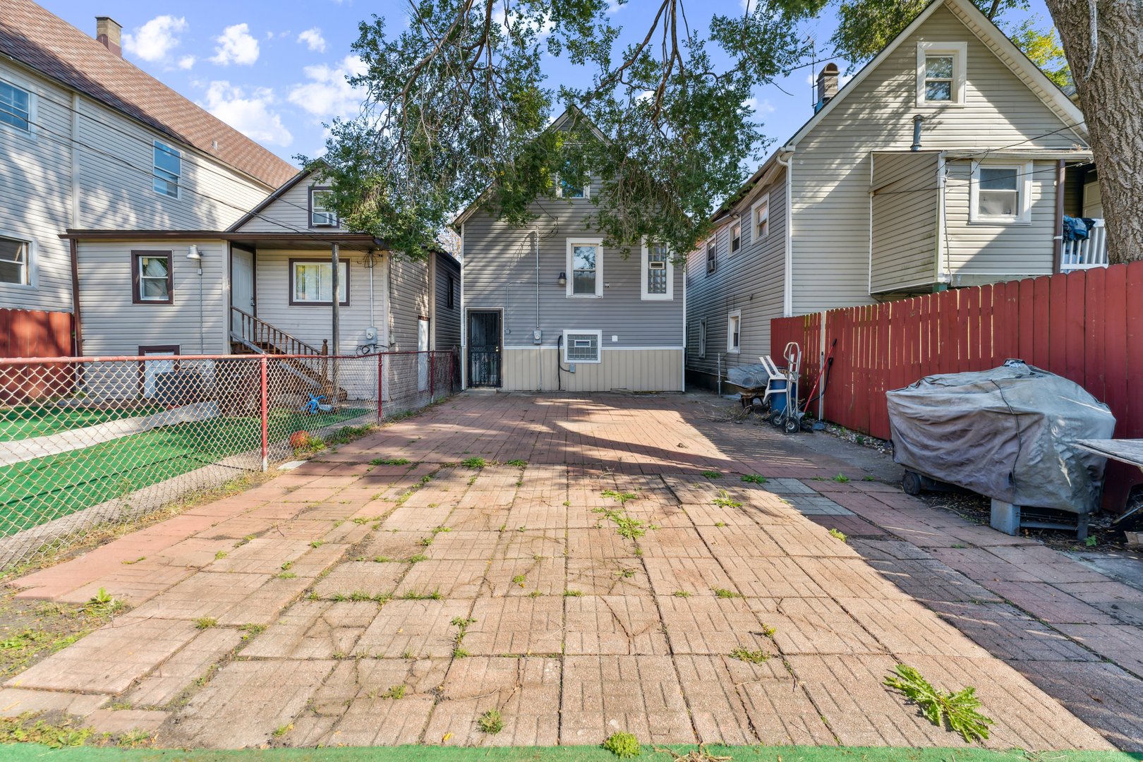 8750 S Saginaw Avenue