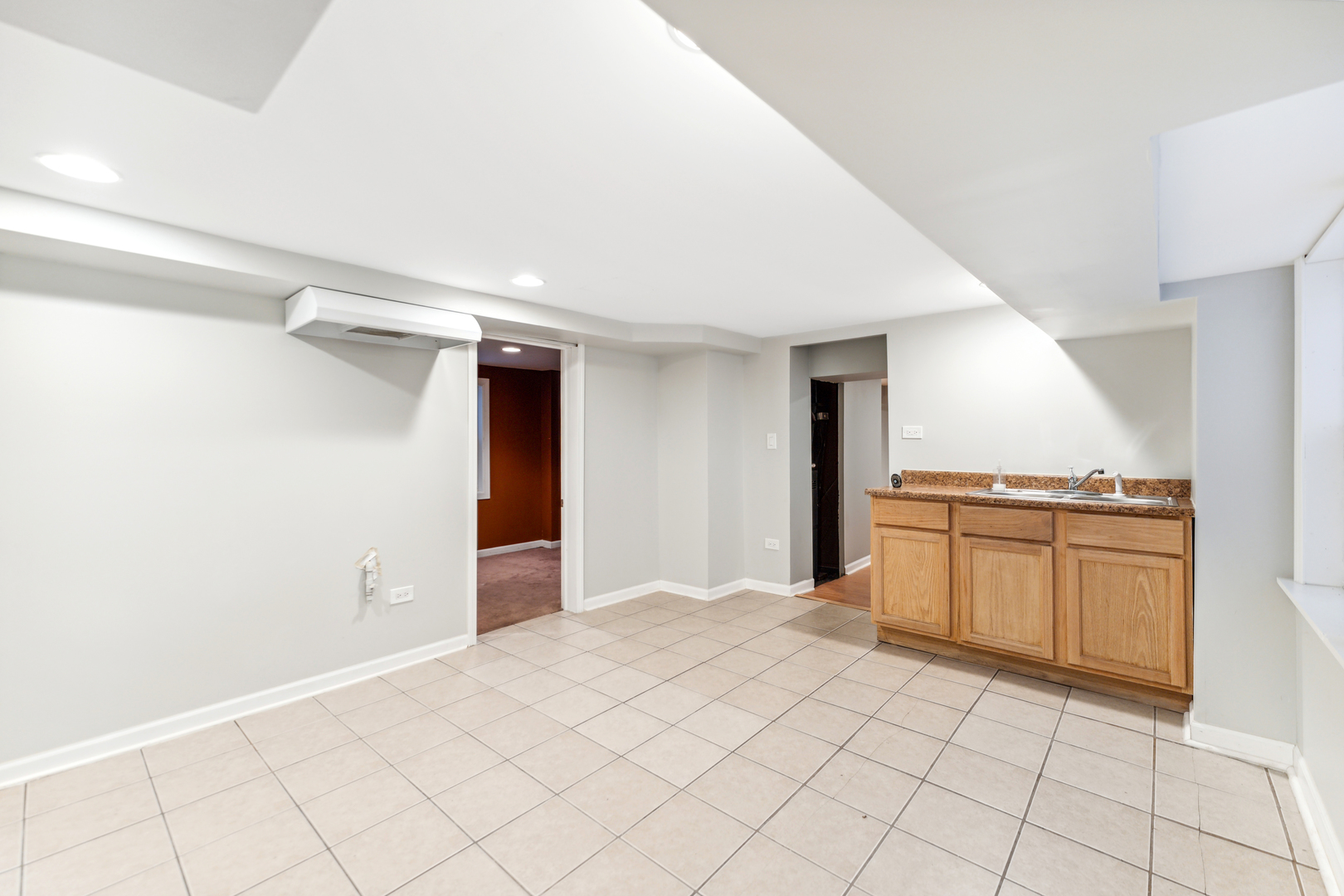 8750 S Saginaw Avenue