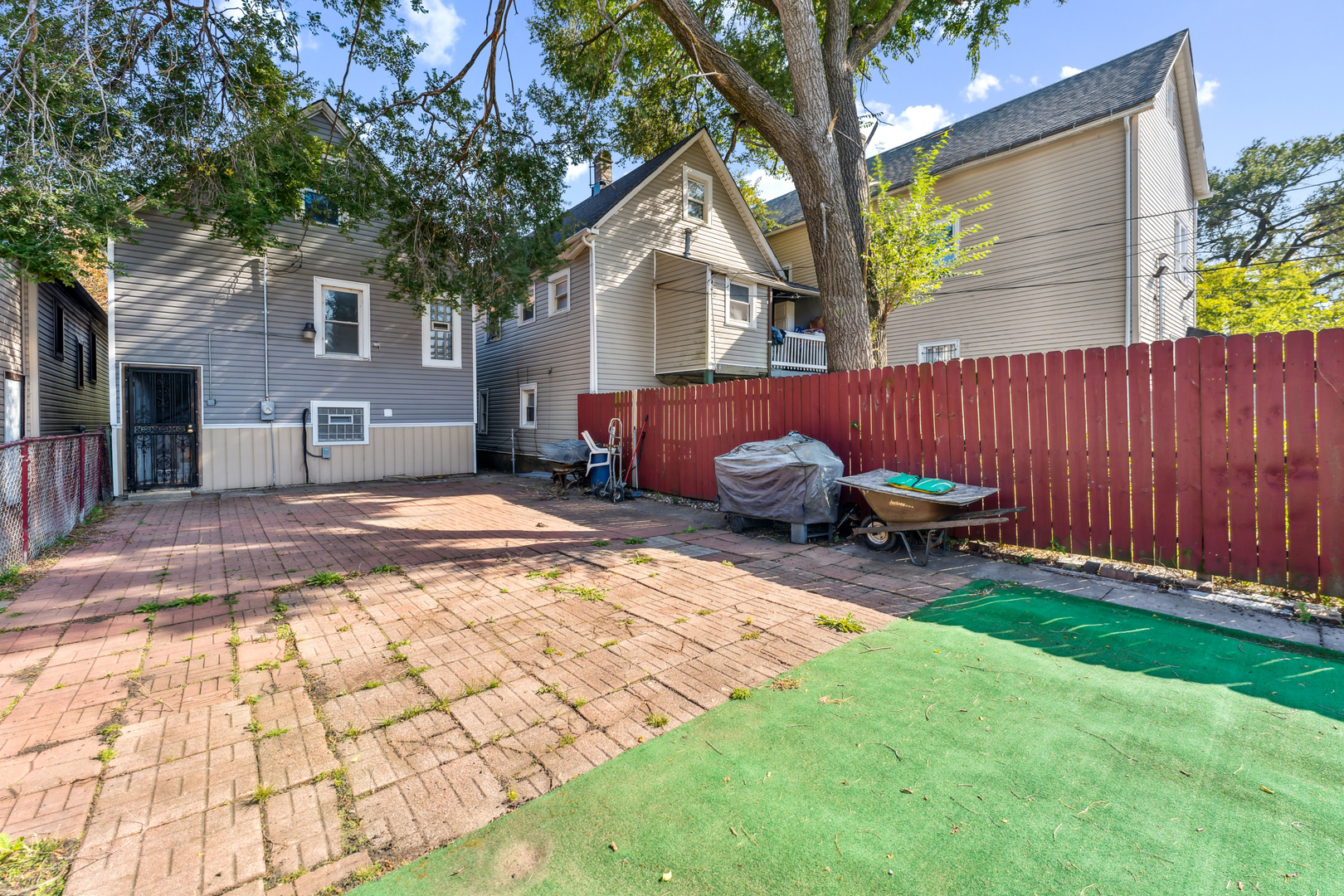 8750 S Saginaw Avenue