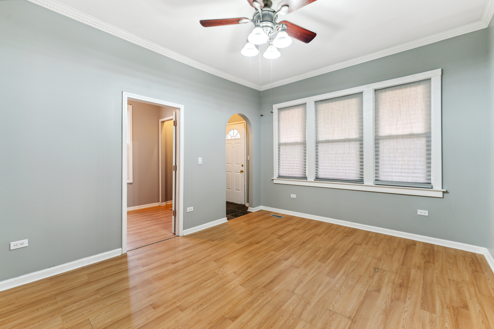 8750 S Saginaw Avenue