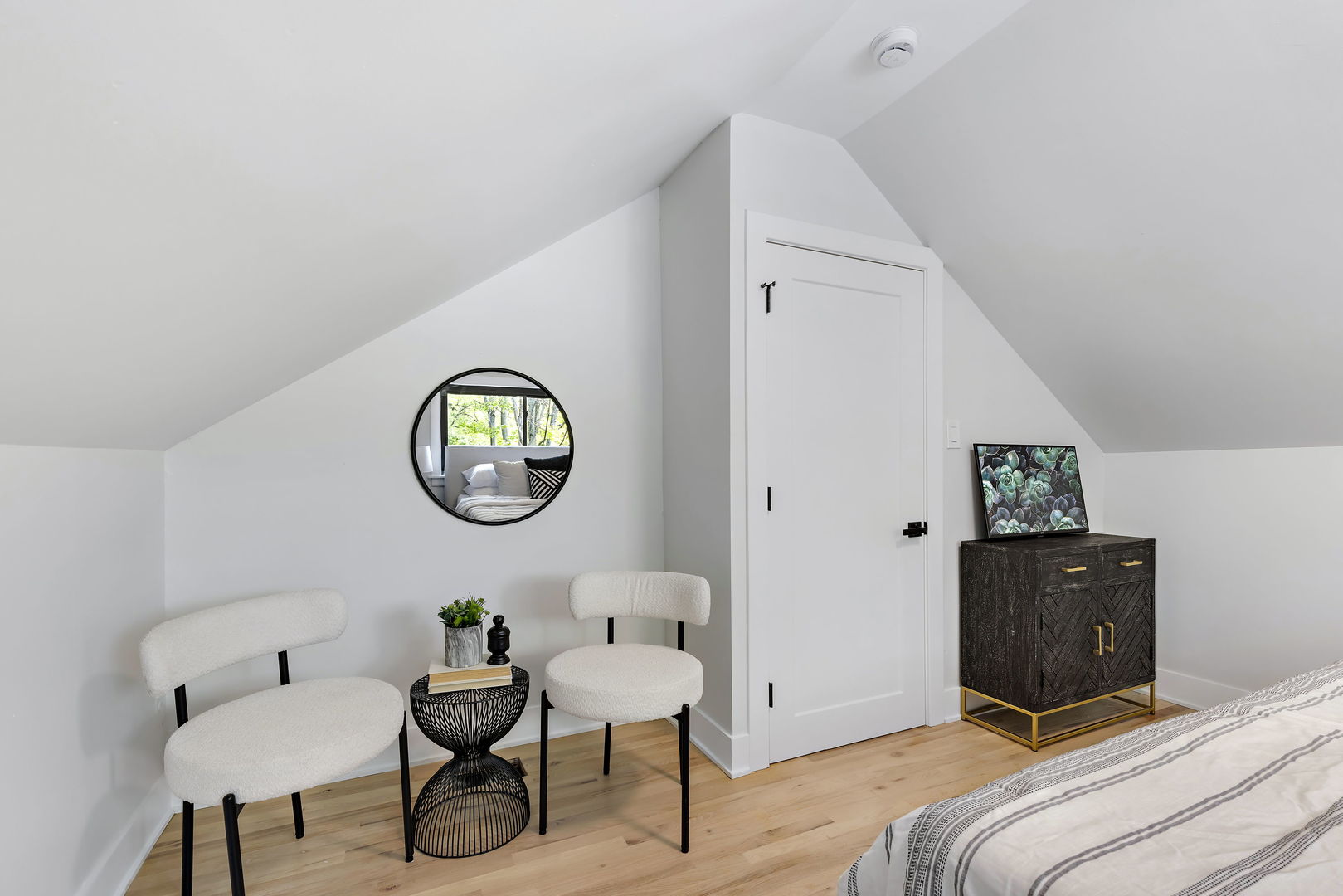 8059 S Indiana Avenue