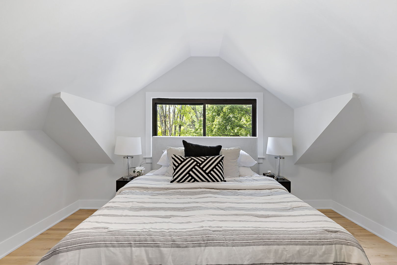 8059 S Indiana Avenue