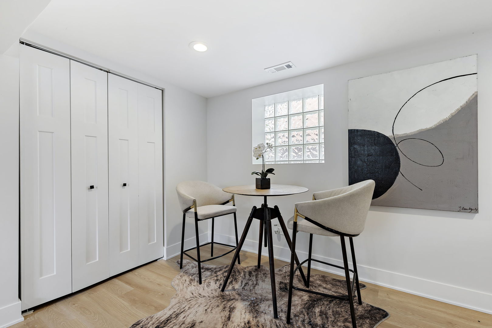 8059 S Indiana Avenue