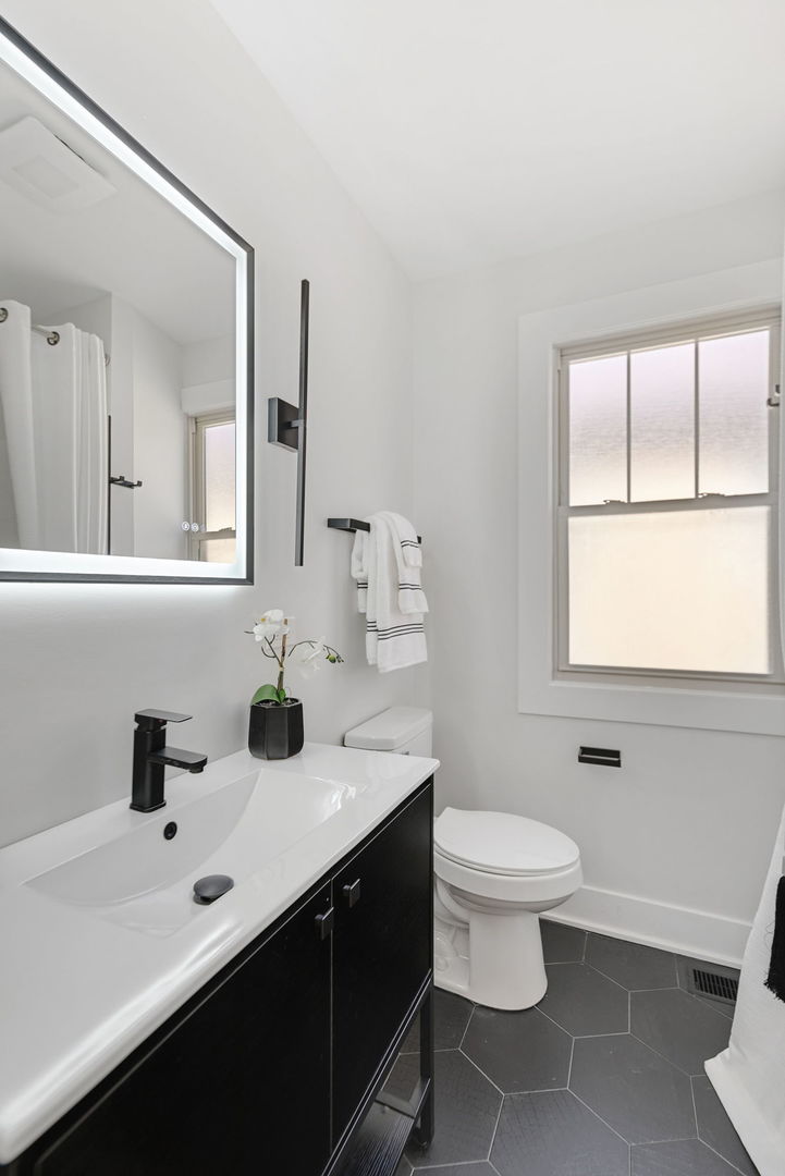 8059 S Indiana Avenue