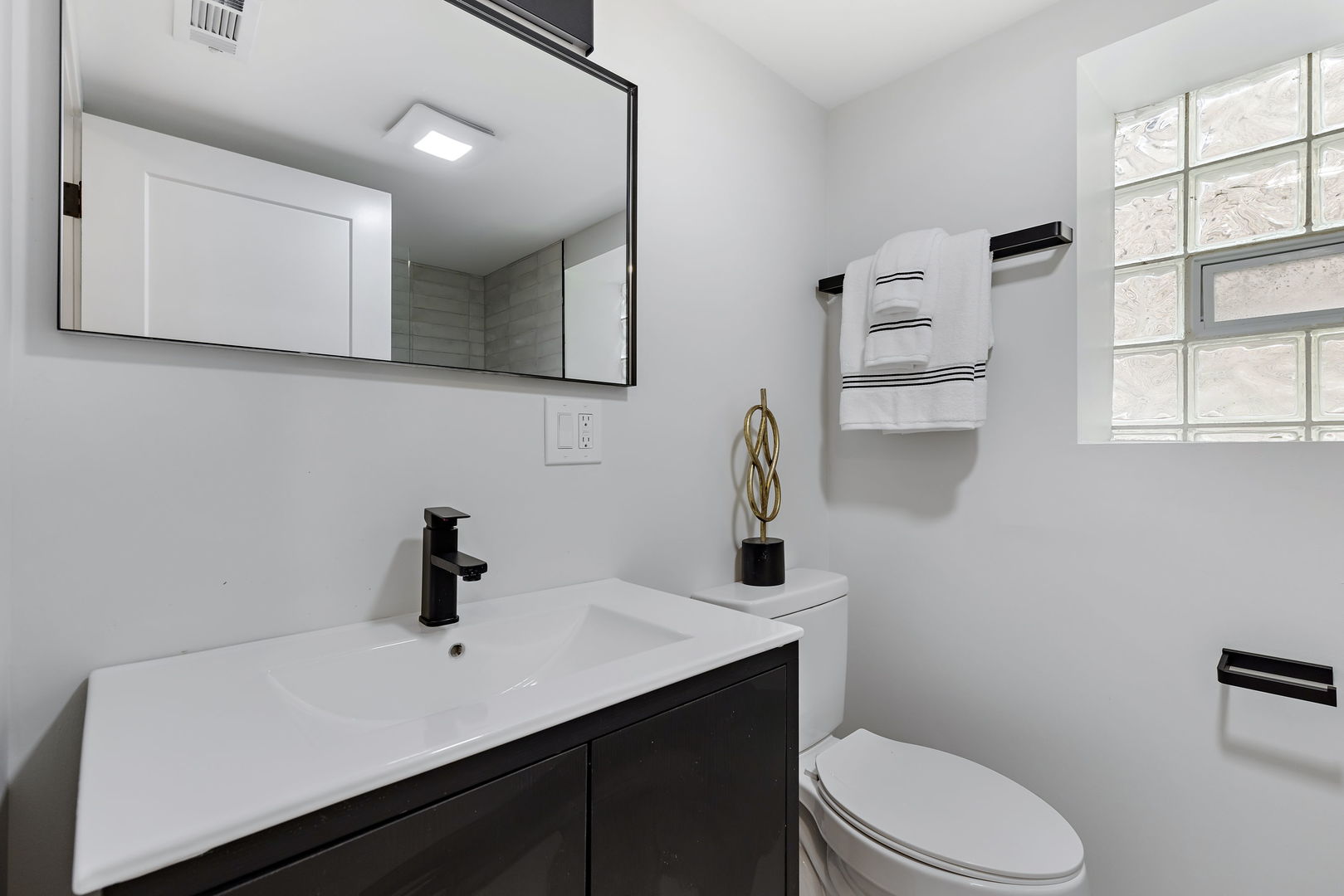 8059 S Indiana Avenue