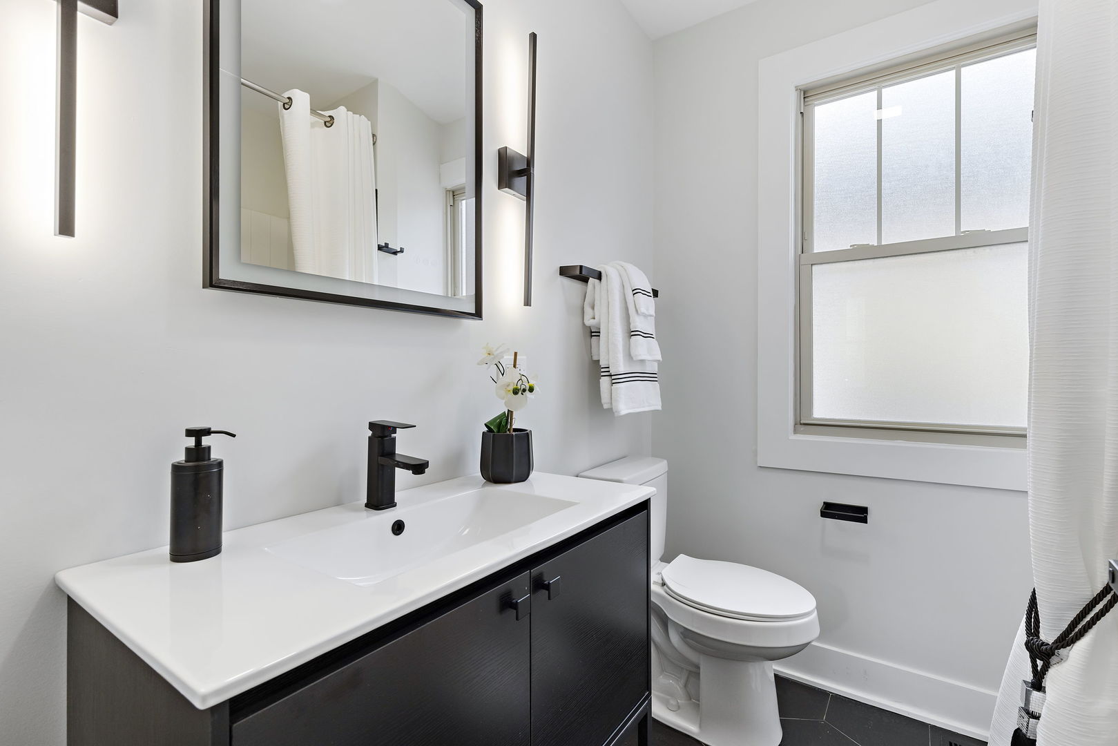 8059 S Indiana Avenue