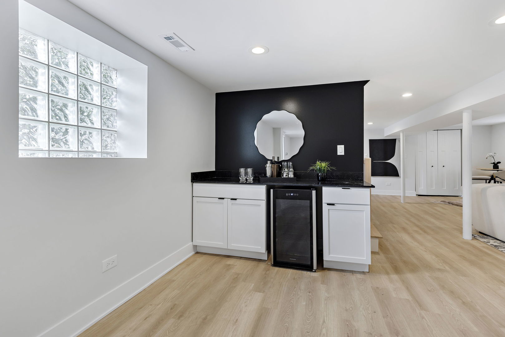 8059 S Indiana Avenue