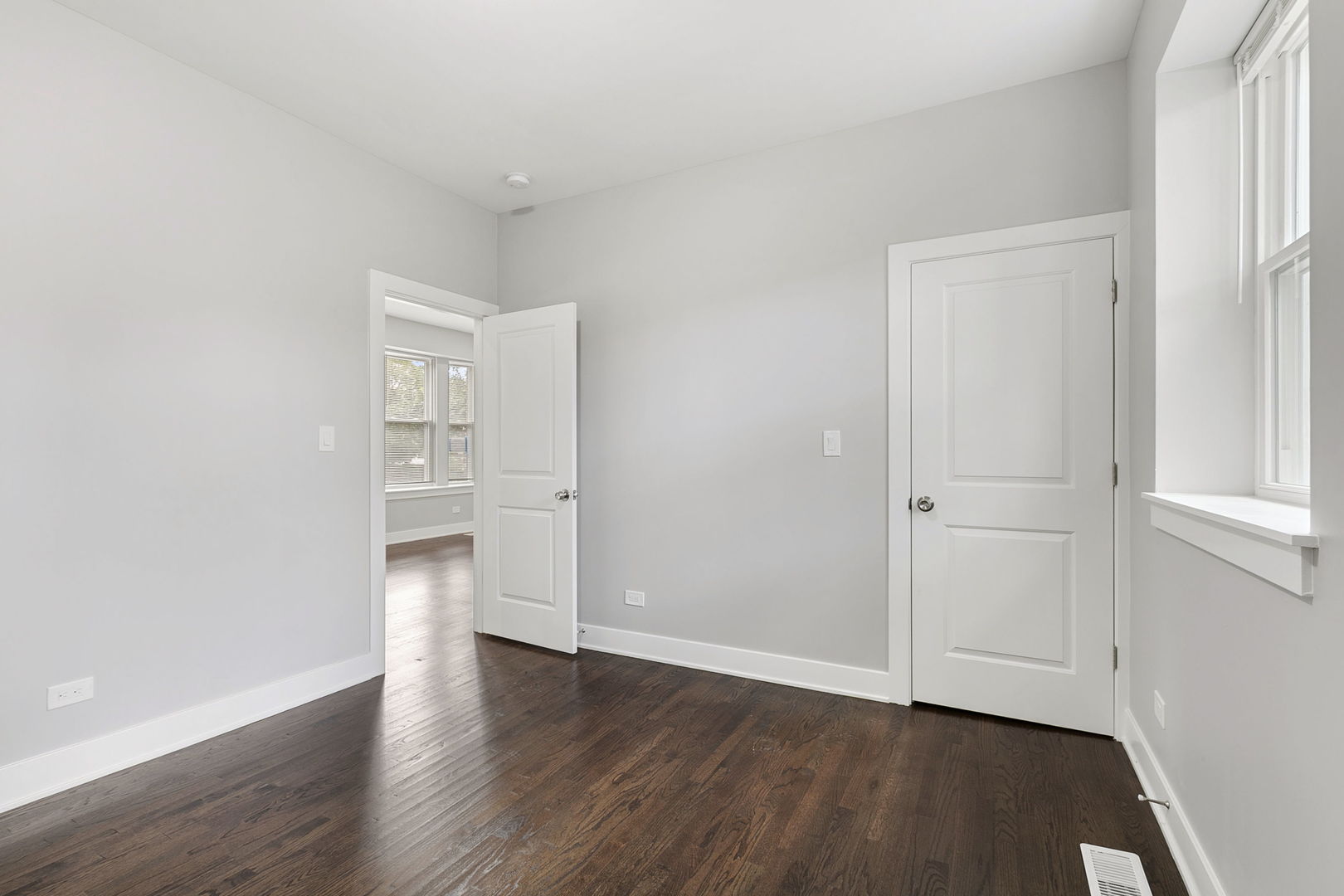 7359 S Emerald Avenue Unit: R2