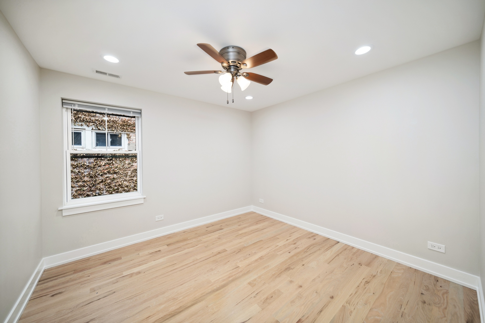 6126 S Eberhart Avenue Unit: 3