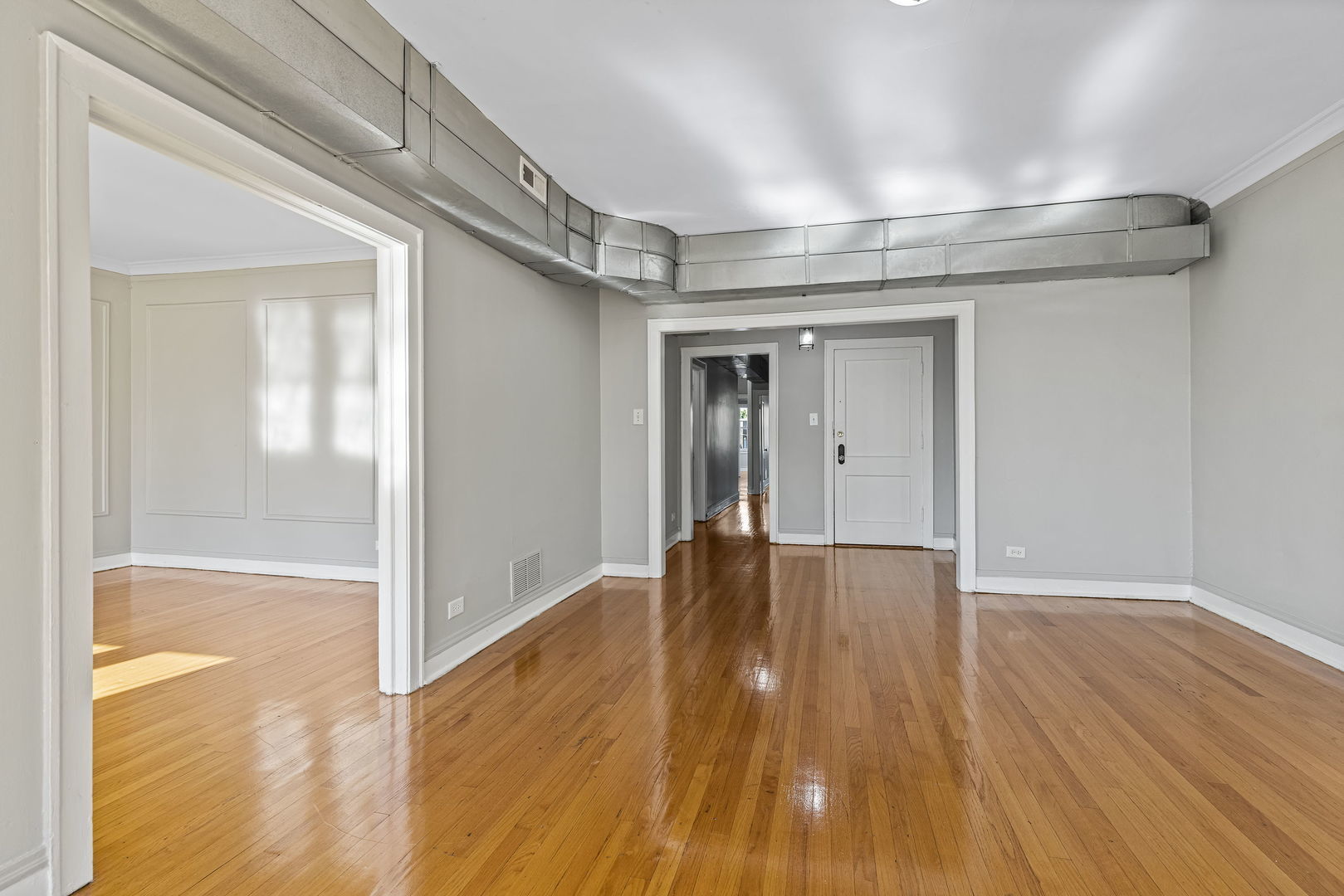 7830 S Luella Avenue Unit: 3S