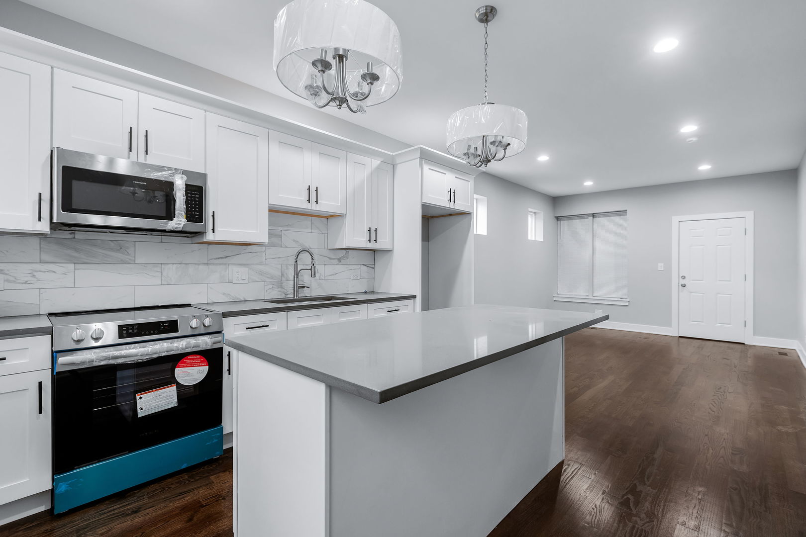 7239 S Emerald Avenue Unit: R2