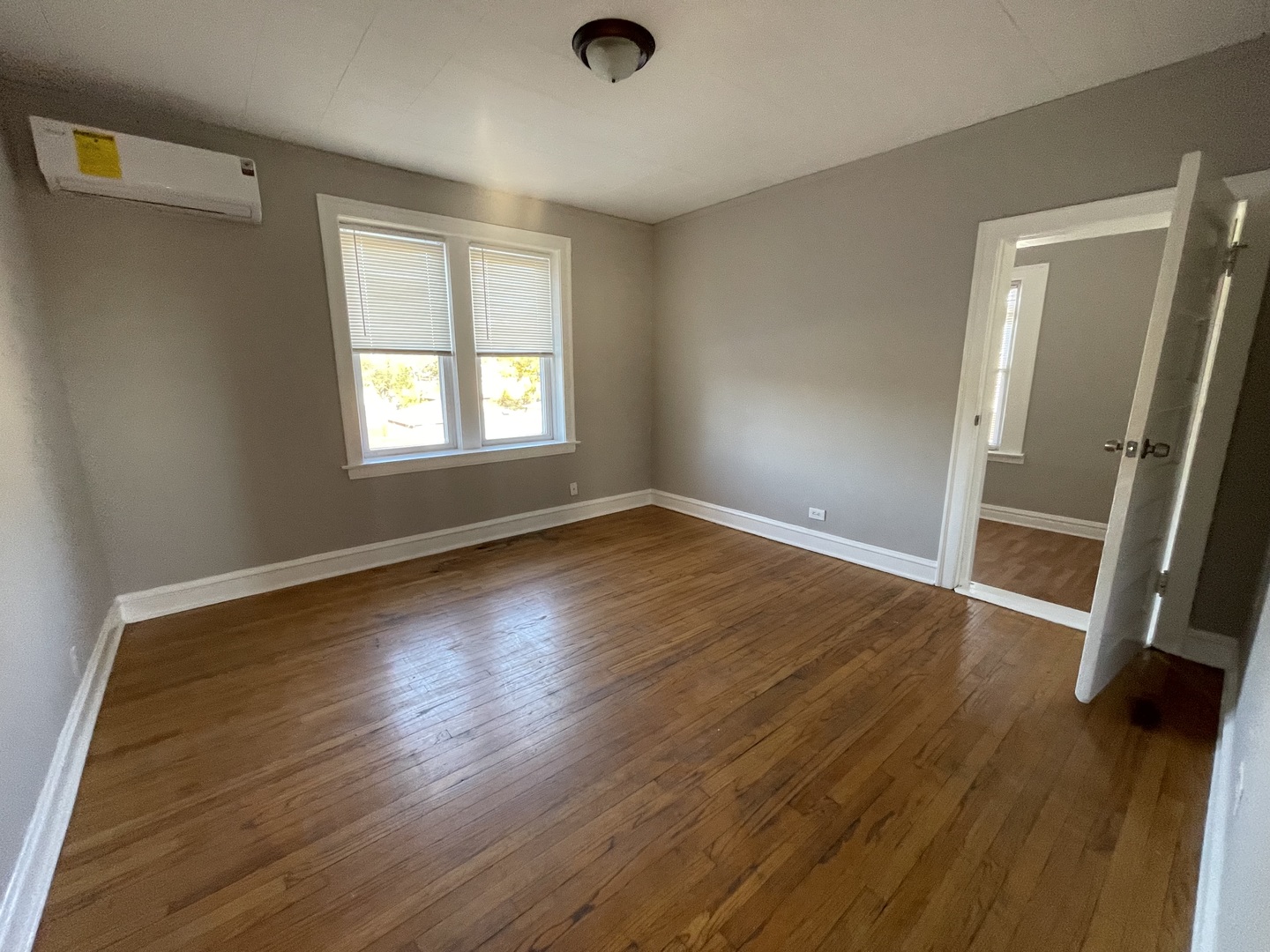 9215 S Kingston Avenue Unit: 2R
