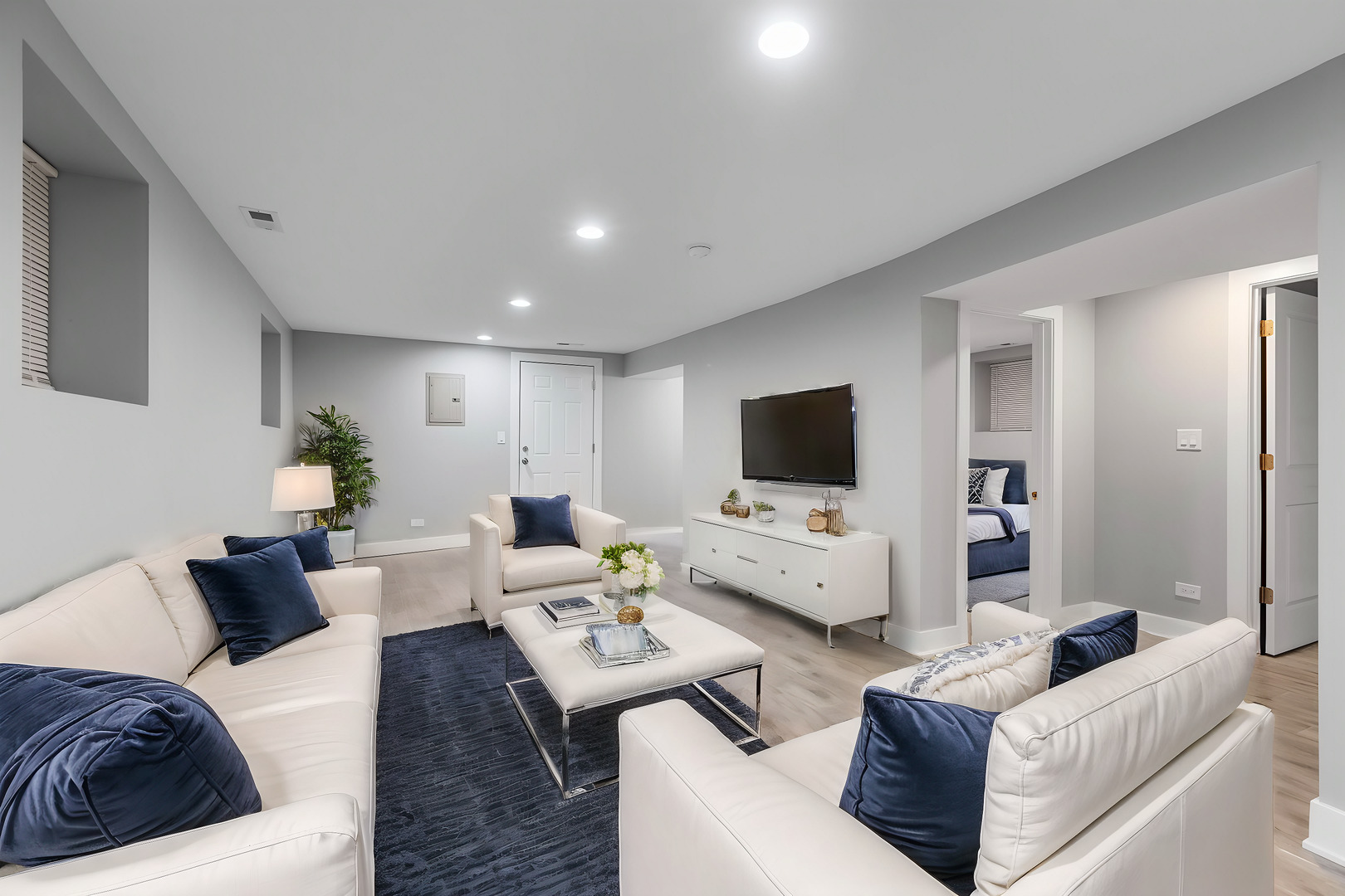 7237 S Emerald Avenue Unit: G