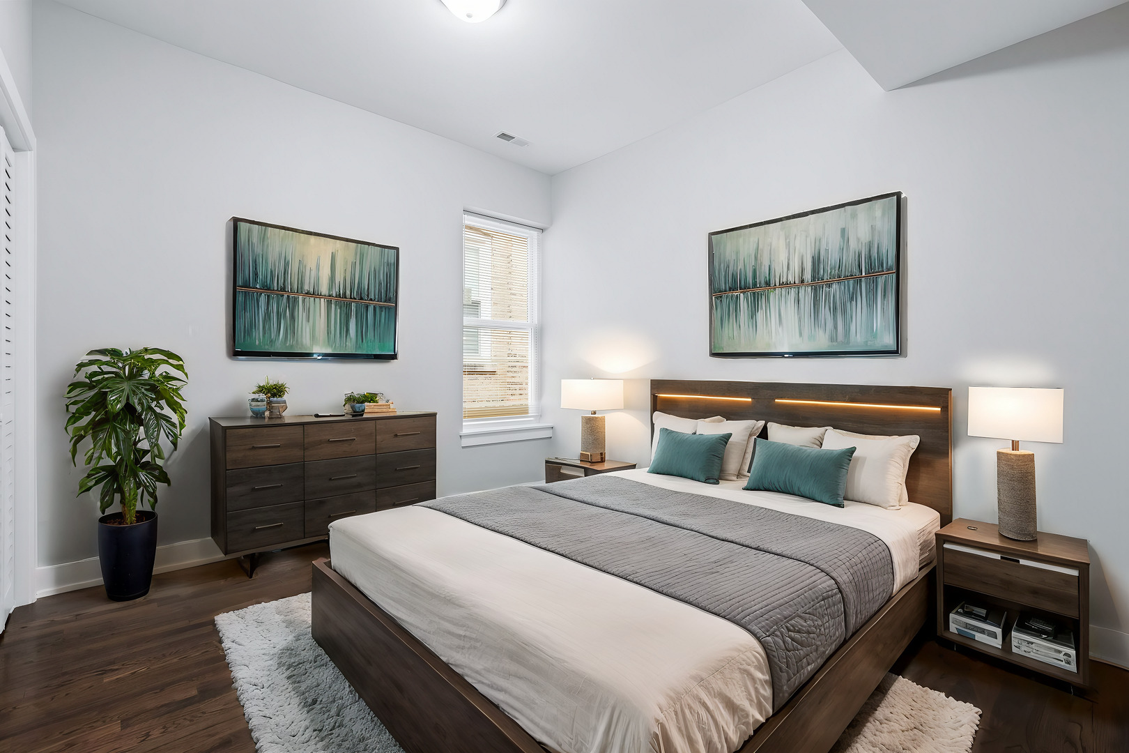 7237 S Emerald Avenue Unit: F1