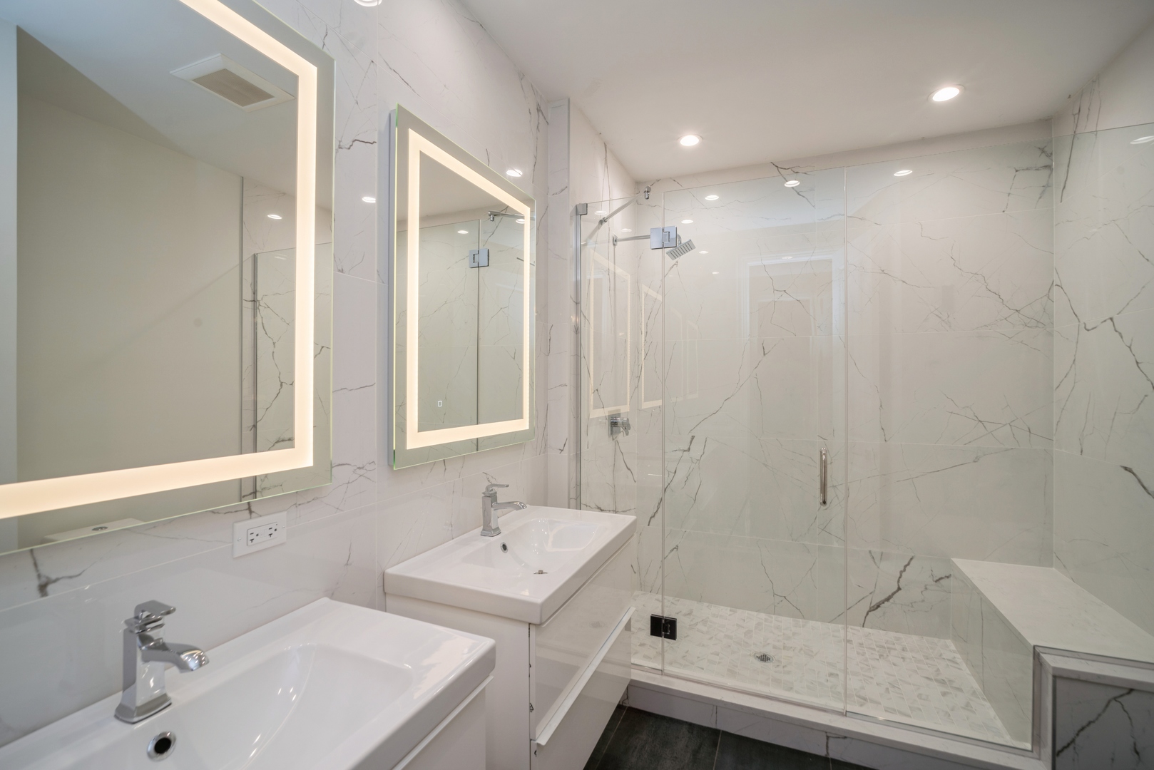 4832 S Saint Lawrence Avenue Unit: 1