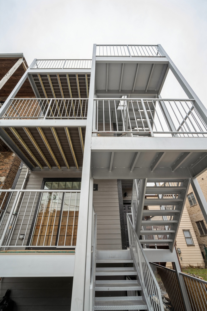 4832 S Saint Lawrence Avenue Unit: 1