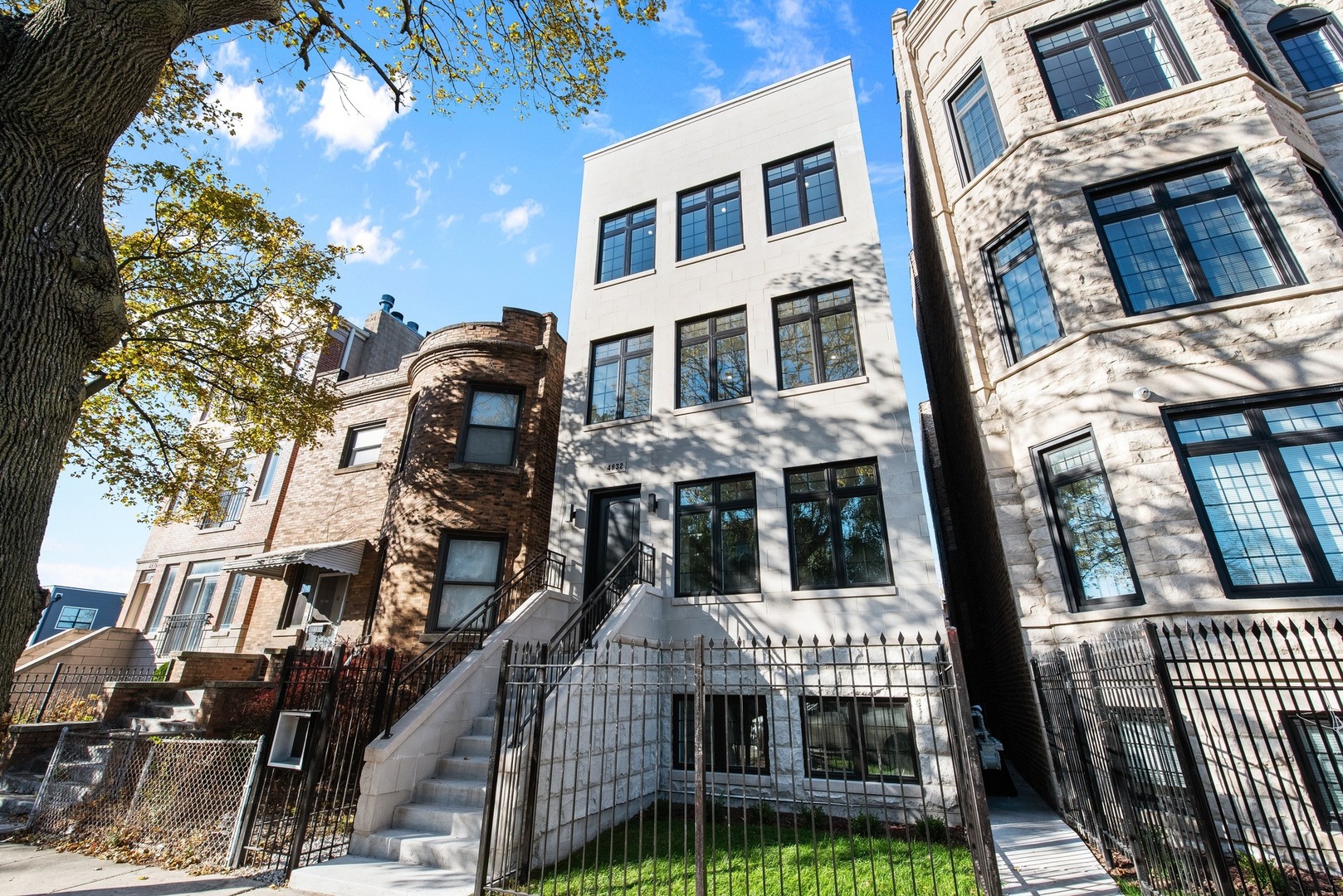 4832 S Saint Lawrence Avenue Unit: 1