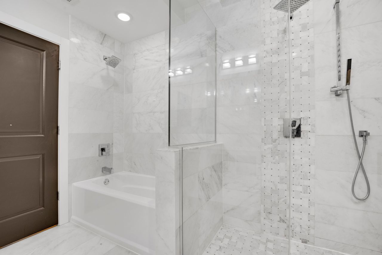 4226 S Ellis Avenue Unit: 1B