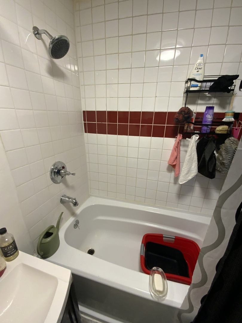 3822 W Madison Street