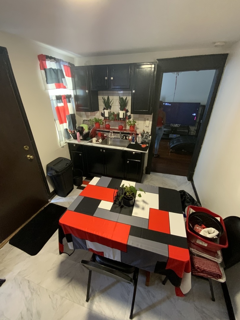 3822 W Madison Street