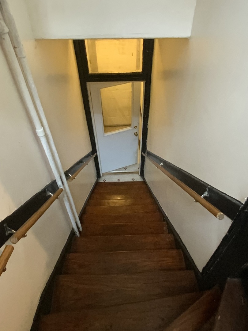 3822 W Madison Street