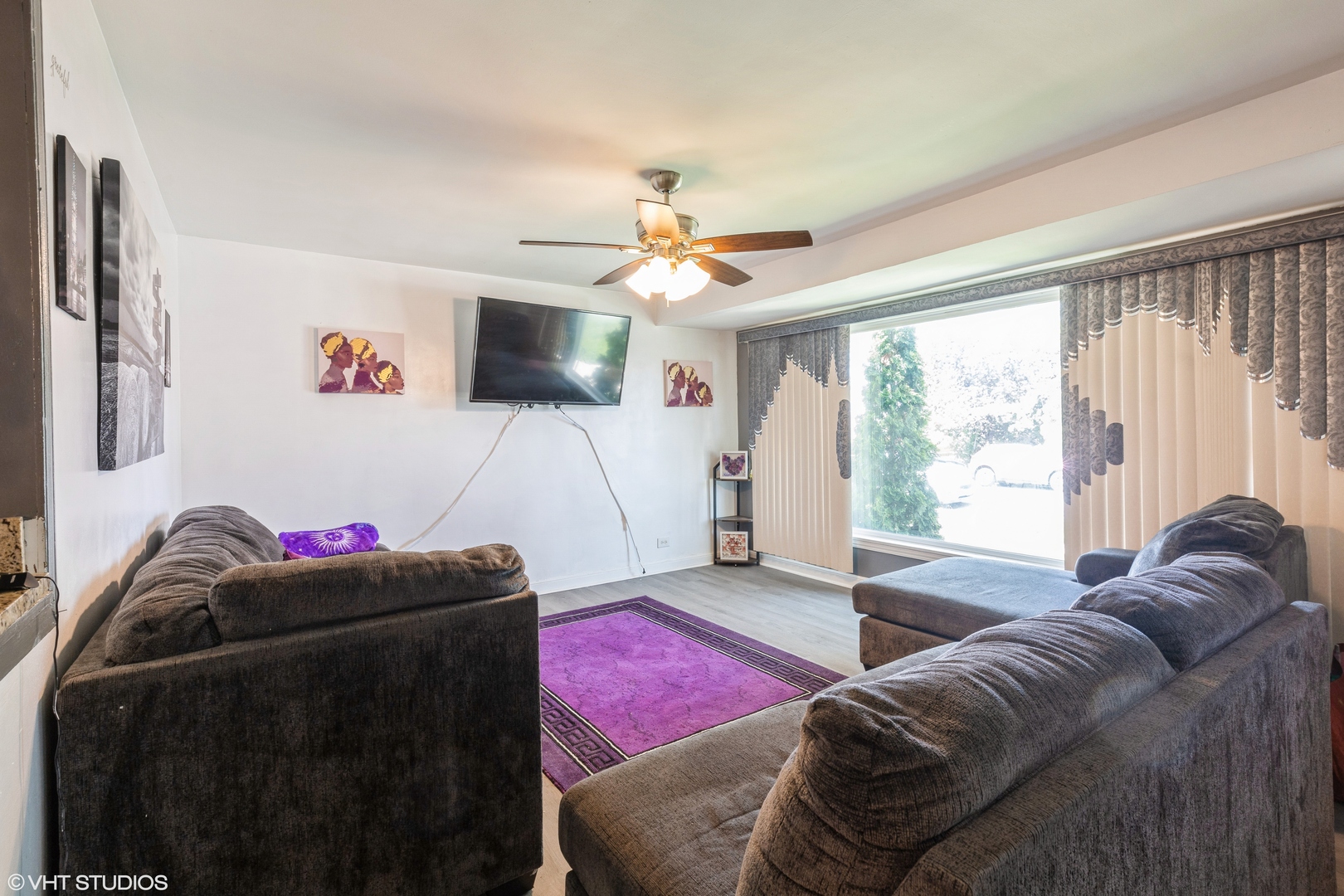 9823 S Ingleside Avenue