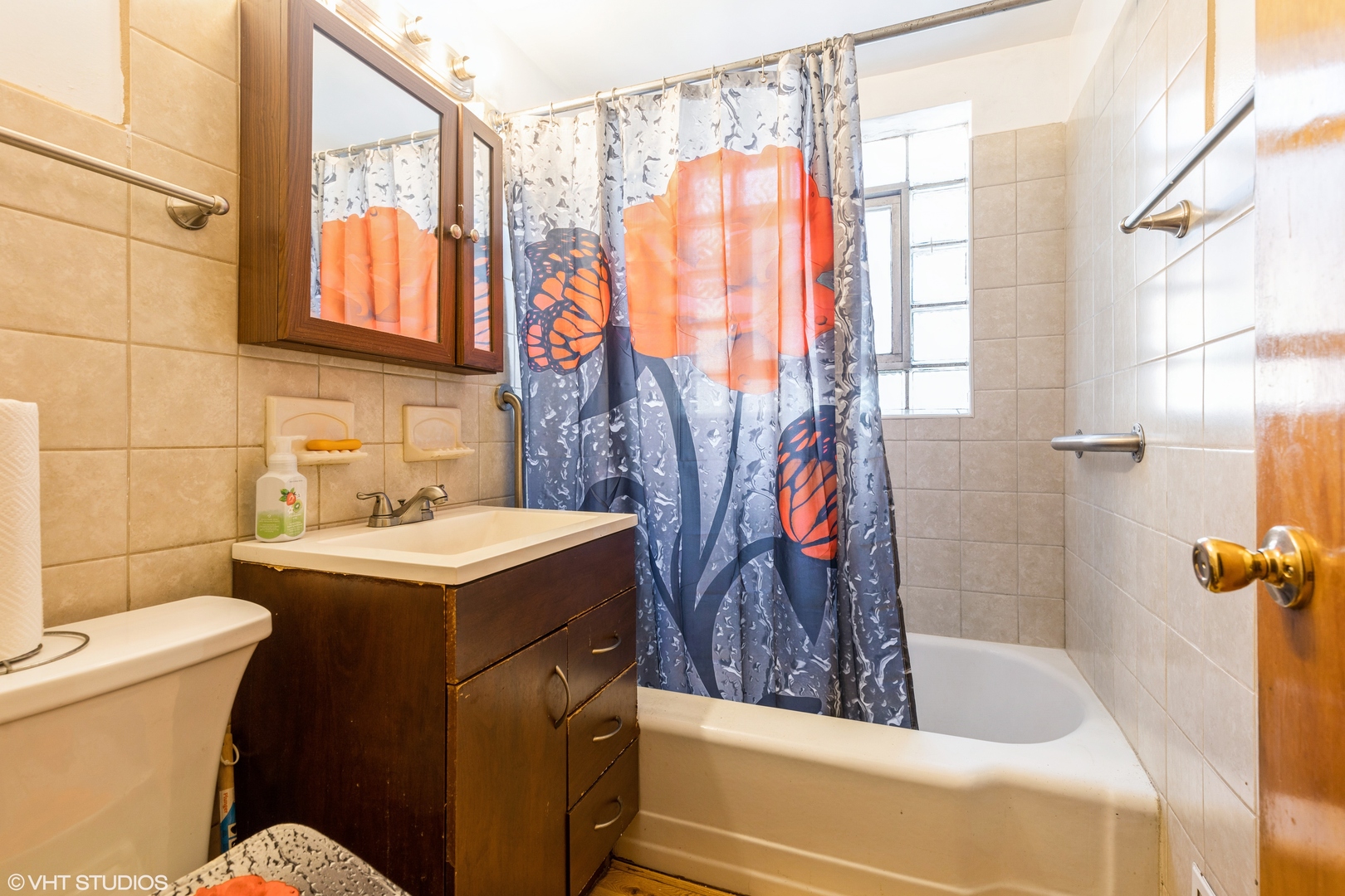 9823 S Ingleside Avenue