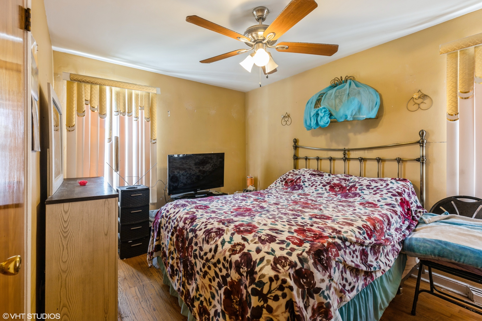 9823 S Ingleside Avenue