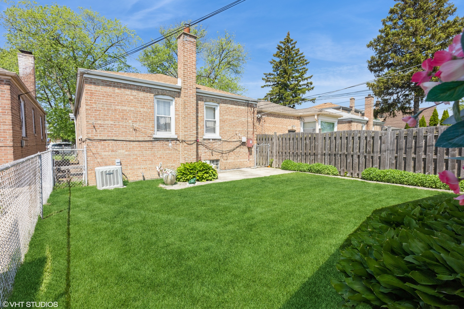 9823 S Ingleside Avenue