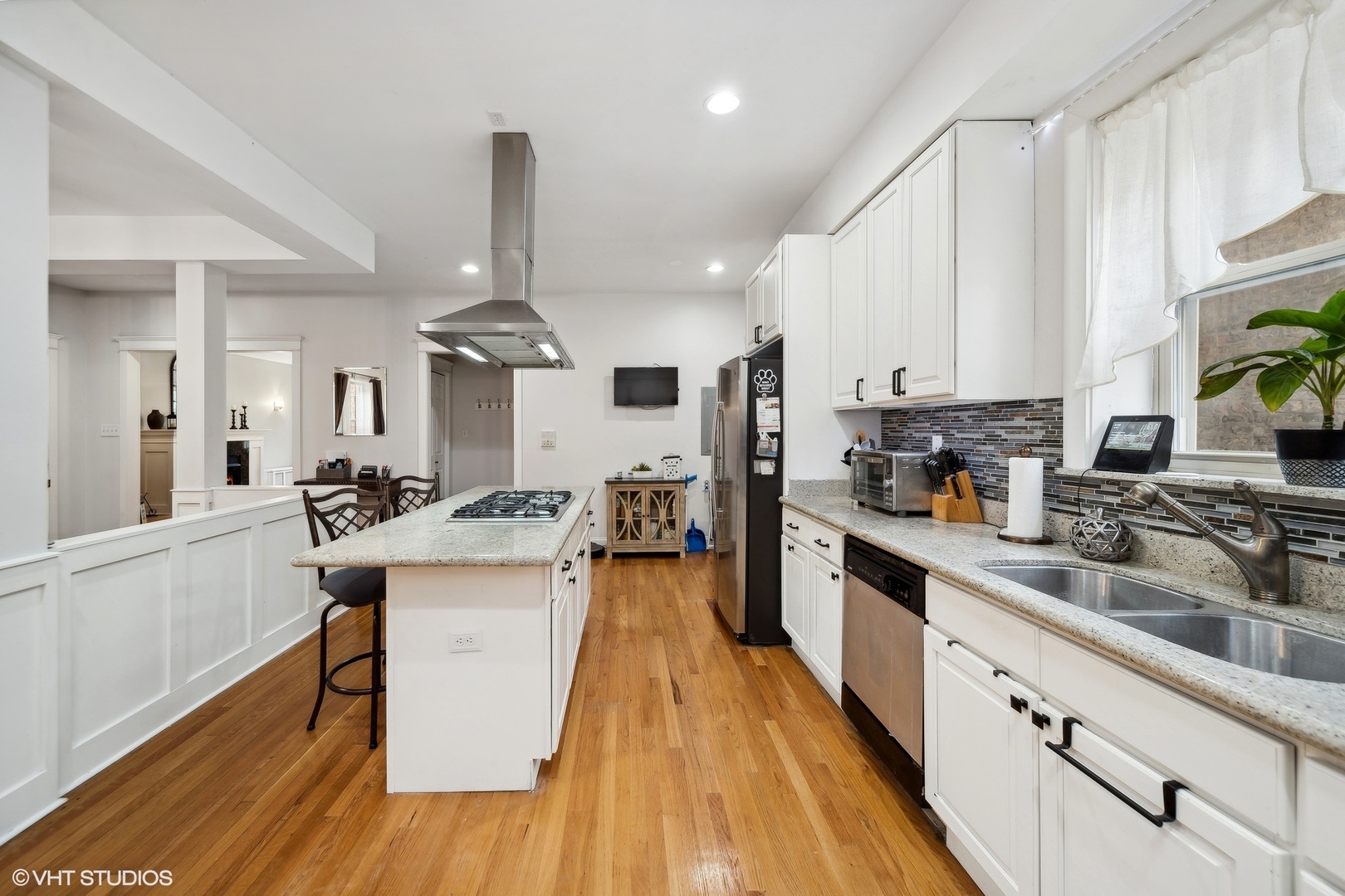 1055 E Hyde Park Boulevard Unit: 3