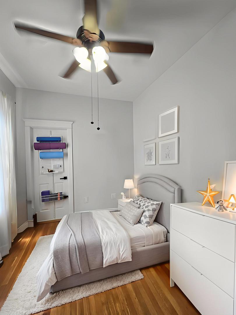 1055 E Hyde Park Boulevard Unit: 3