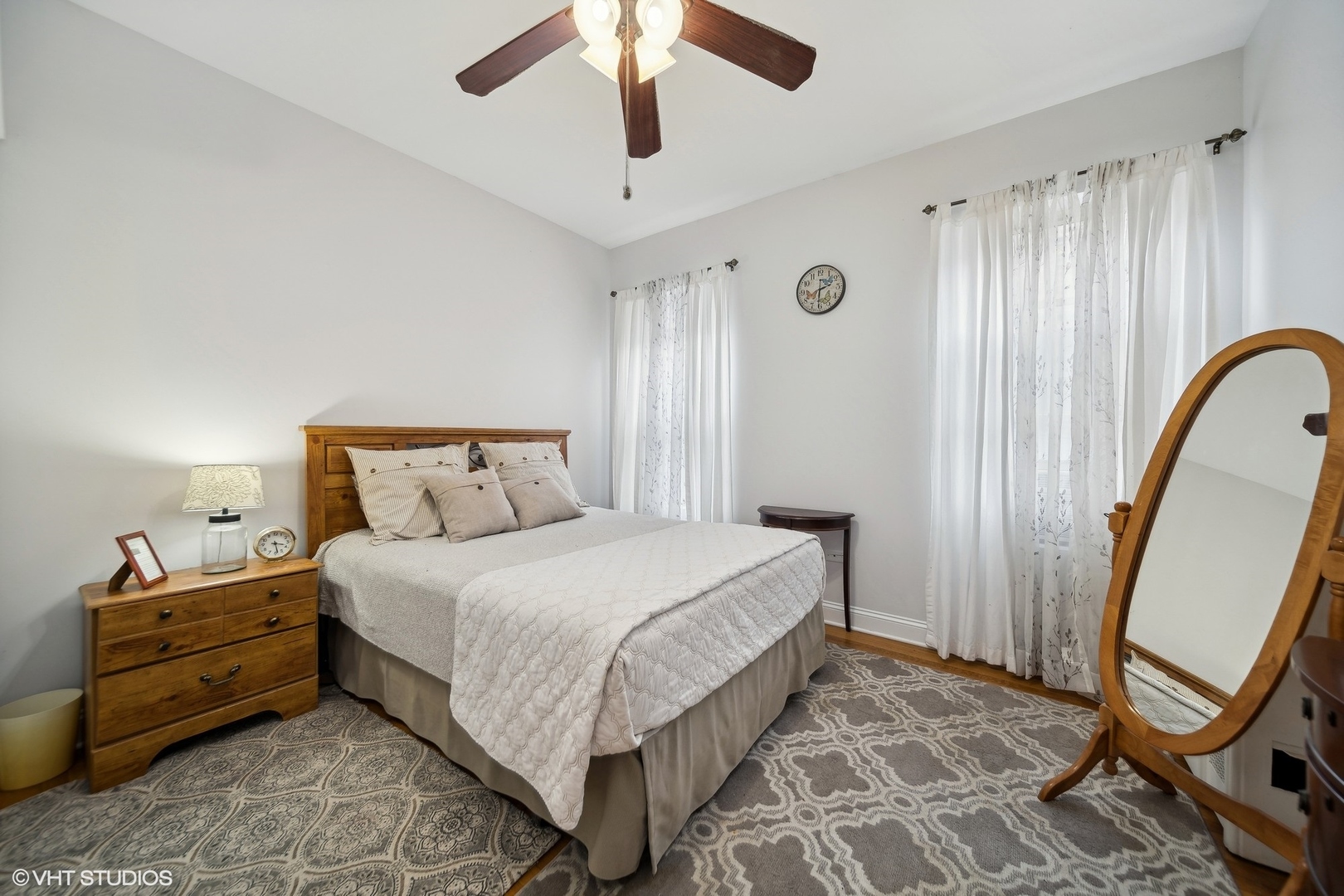 1055 E Hyde Park Boulevard Unit: 3