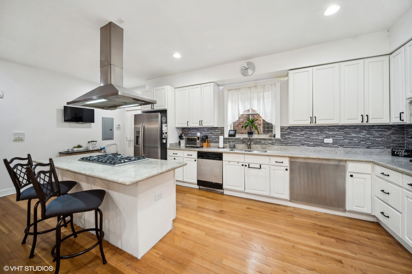1055 E Hyde Park Boulevard Unit: 3