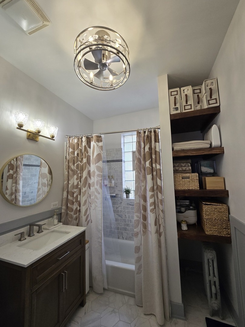 1055 E Hyde Park Boulevard Unit: 3