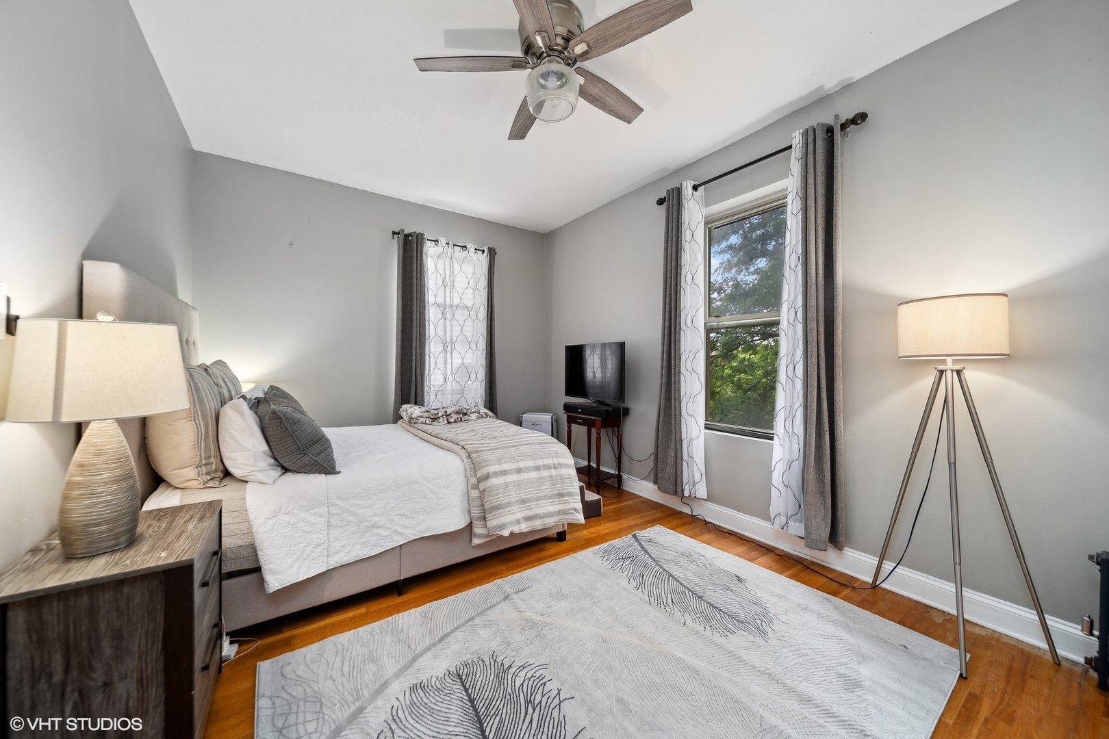 1055 E Hyde Park Boulevard Unit: 3