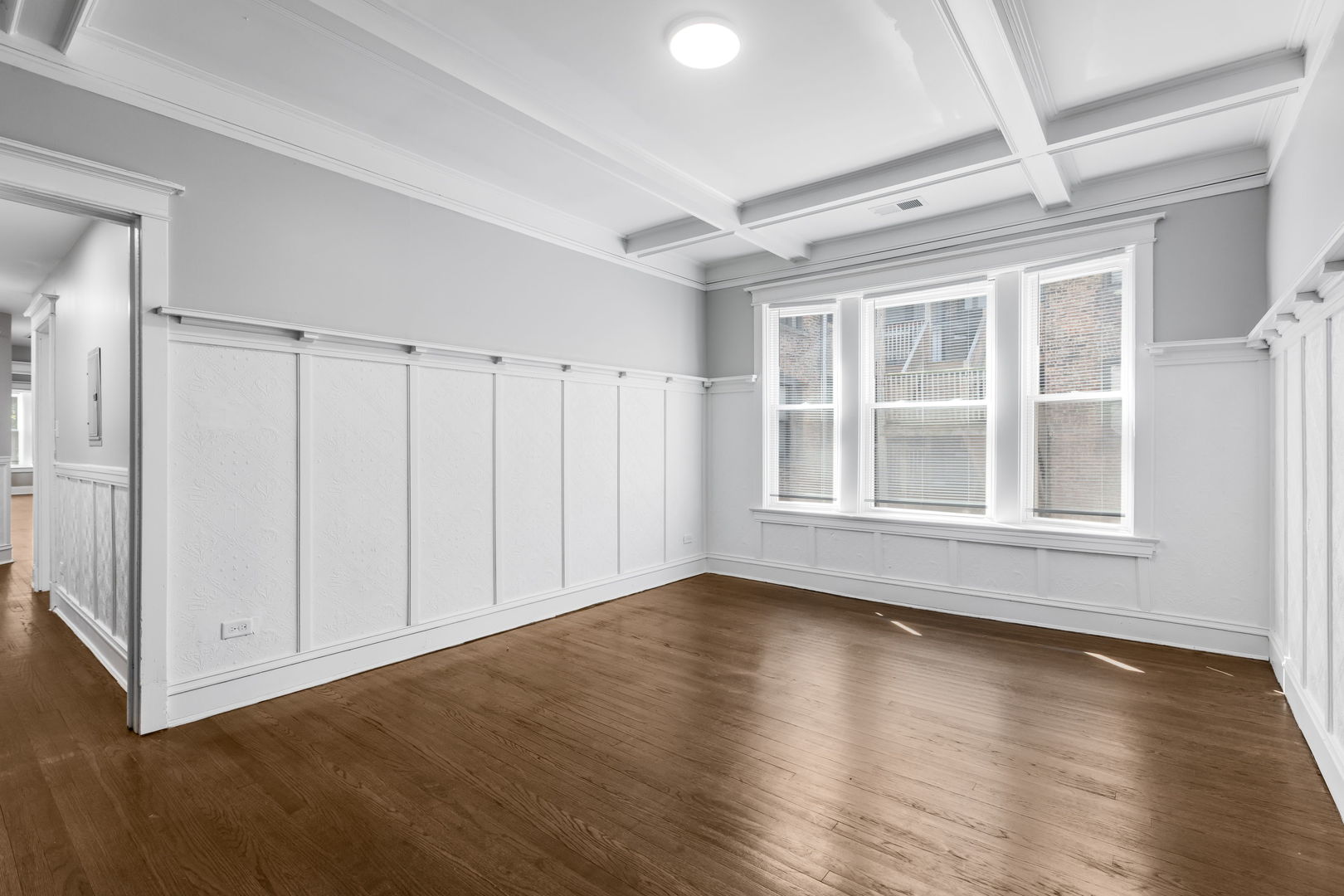 5724 S King Drive Unit: 2