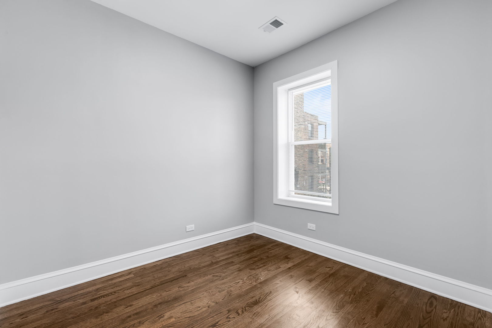 5724 S King Drive Unit: 2