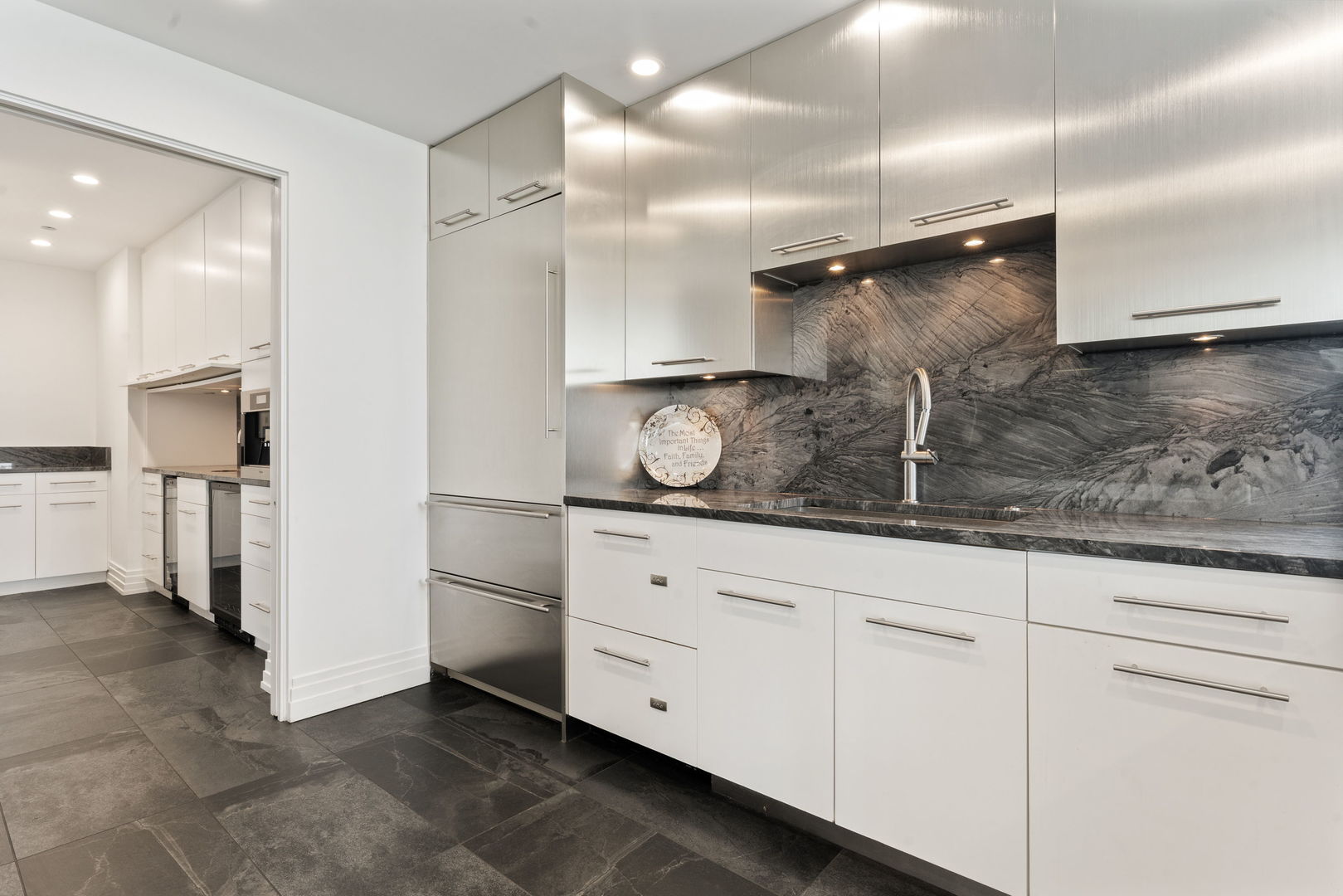 600 N Kingsbury Street Unit: 506