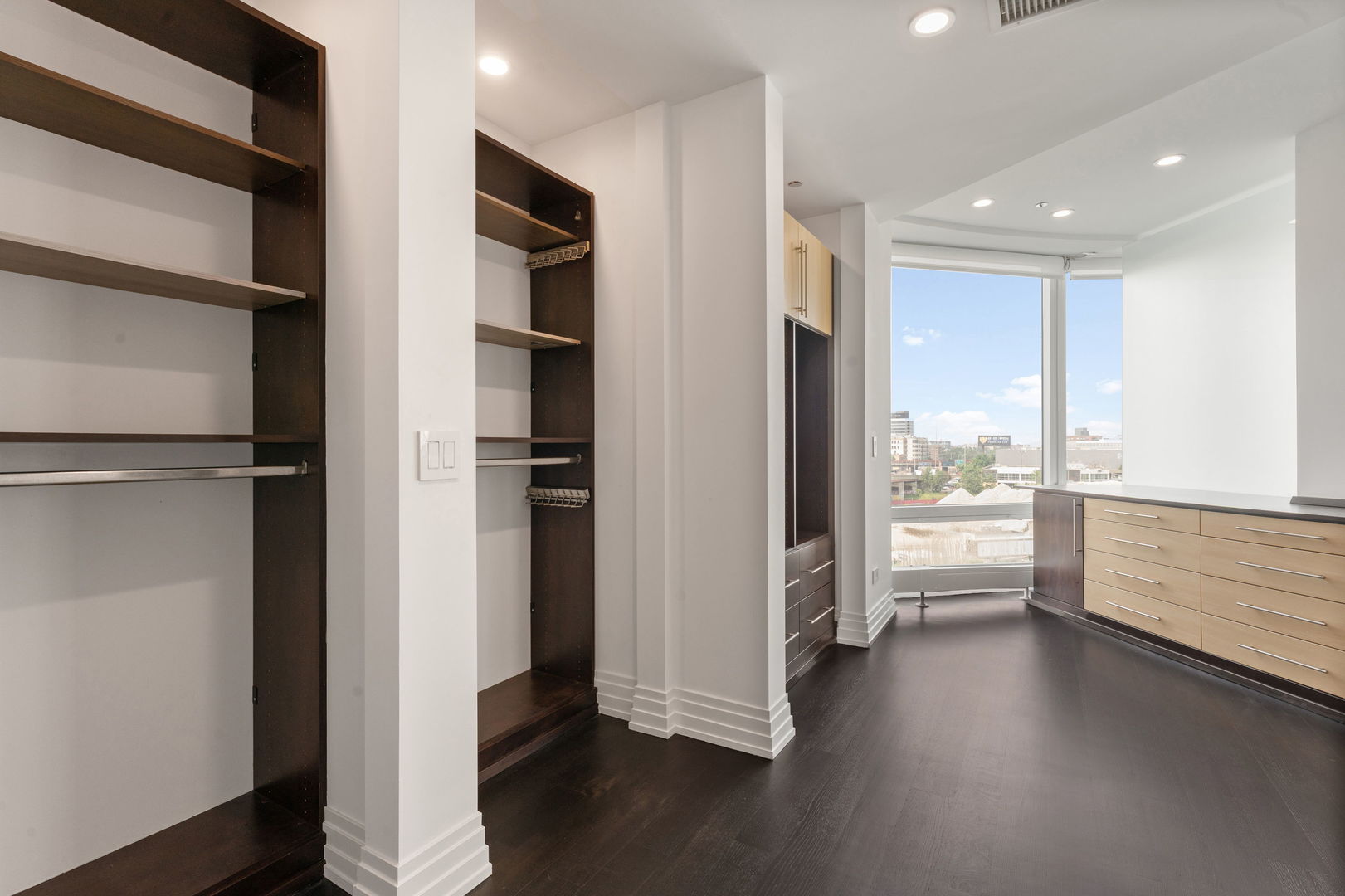 600 N Kingsbury Street Unit: 506