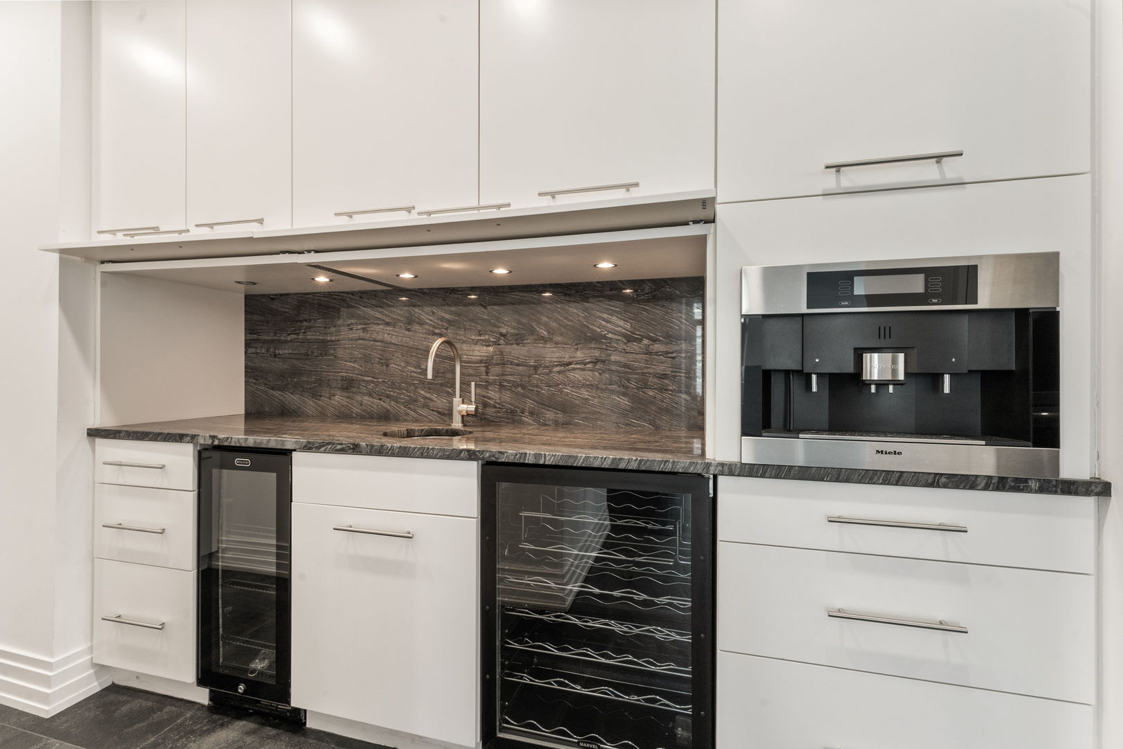 600 N Kingsbury Street Unit: 506